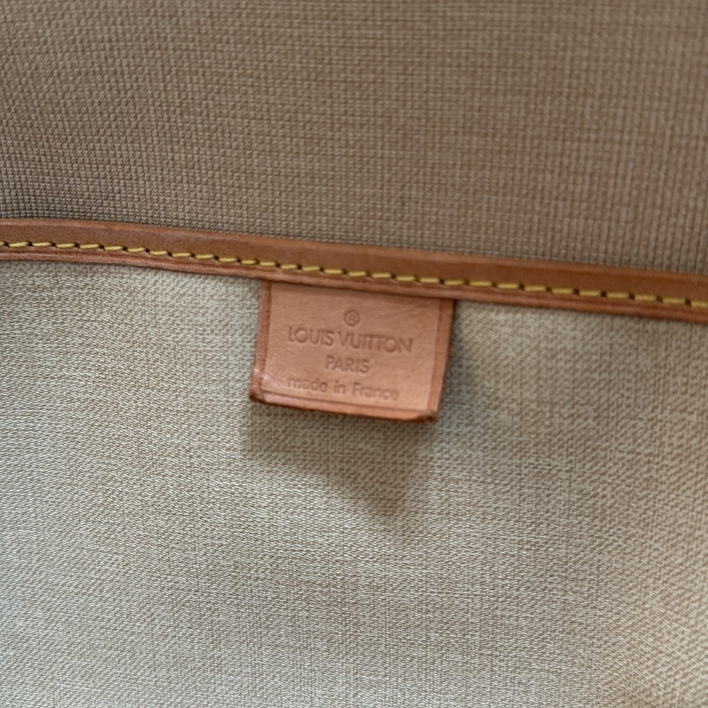 Louis Vuitton monogram excursion - Picture 14 of 17